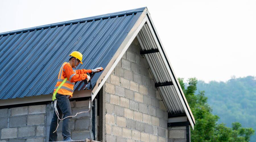 Professional gutter cleaning in Saxonburg, PA